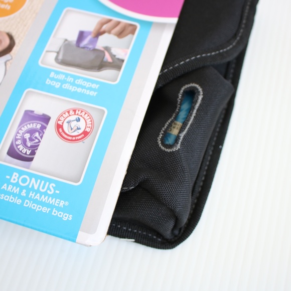 SafeFit Black Deluxe Diaper Changer with Extra Large Changing Pad Bag - Picture 3 of 12